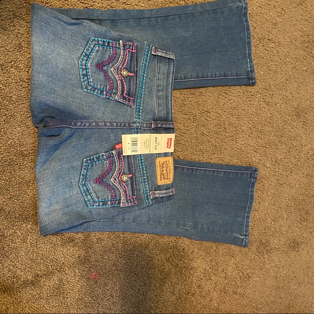 NWT girls Levi’s jeans in a size 6